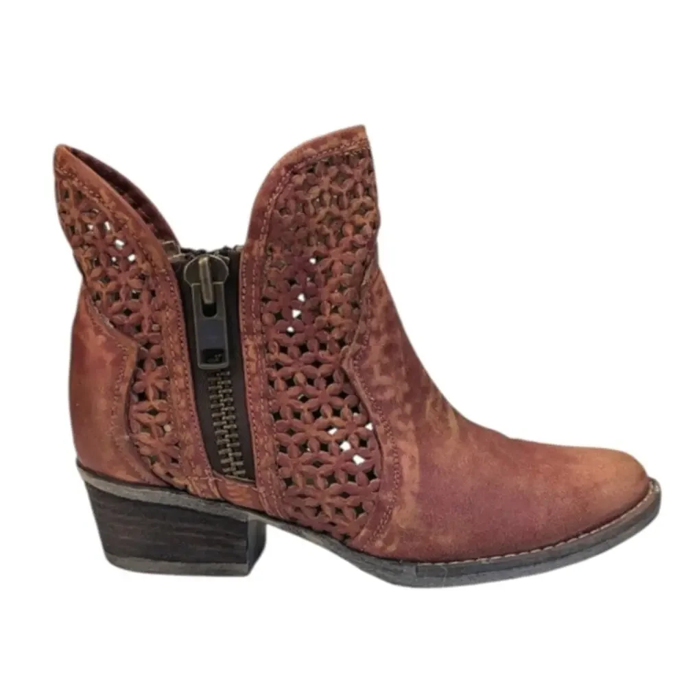 Circle G by Corral Distressed  Ankle Boots GUC Size 6.5   S3751
